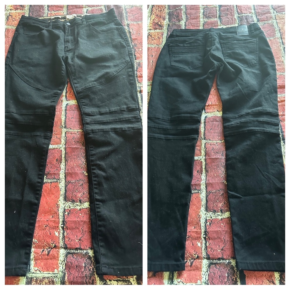 Scott James Slim Fit Crop jeans size 34
Inseam 28”
Excellent Used Condition